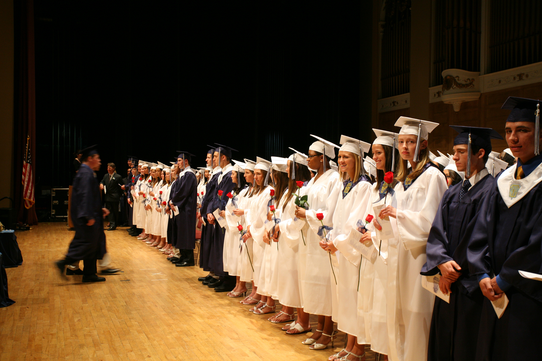 p-phsgrad1-061009.jpg