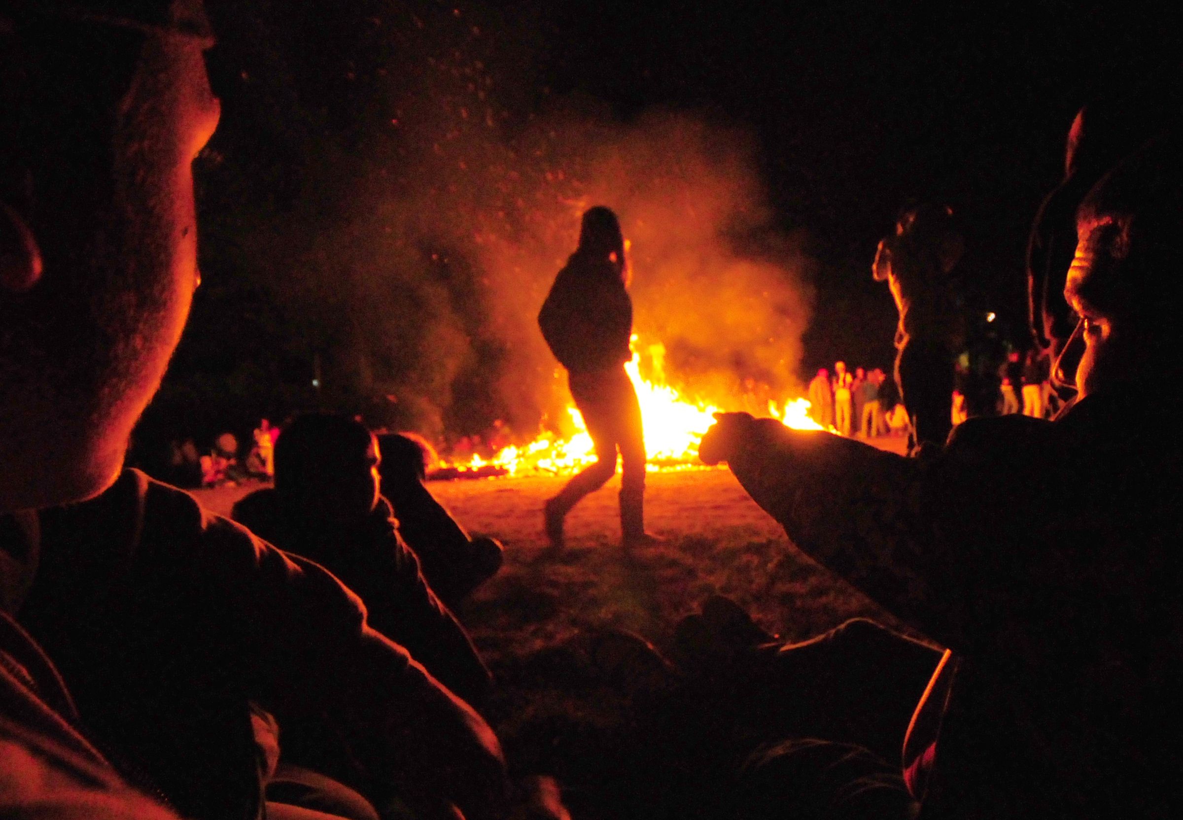m-topbonfire-100209.jpg