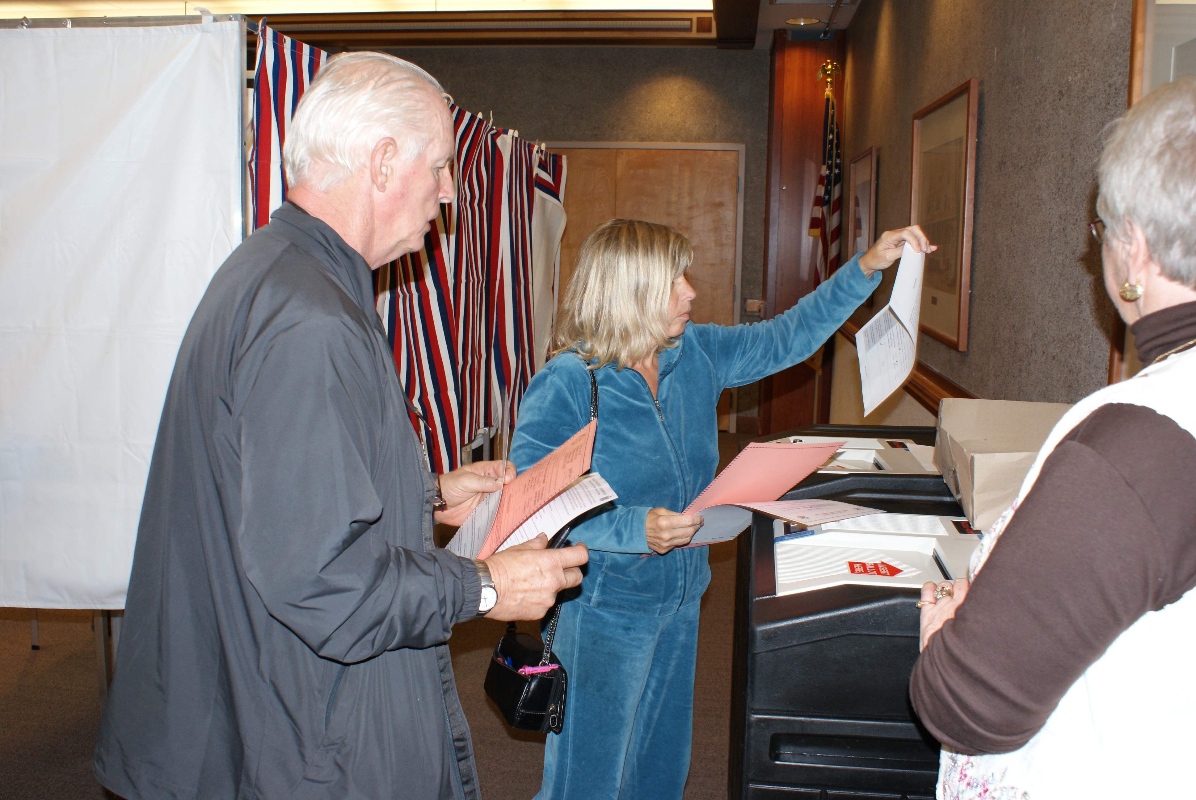 s-scarEarlyVoting2-103009.JPG