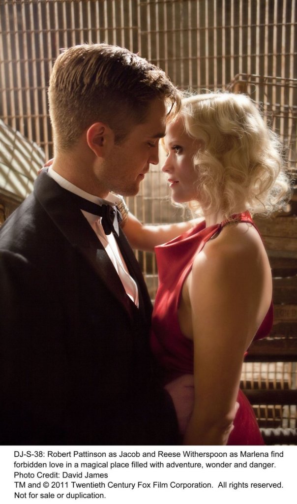 Robert Pattinson and Reese Witherspoon in Water for Elephants.