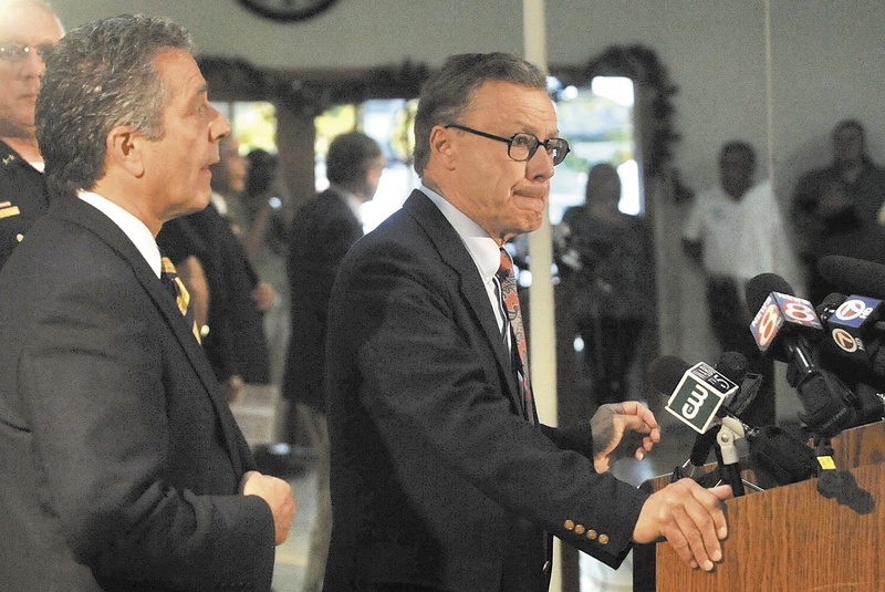 Maine State Police spokesman Steve McCausland, right, introduces attorney John Nale during a press conference about the Ayla Reynolds investigation in Waterville Thursday.