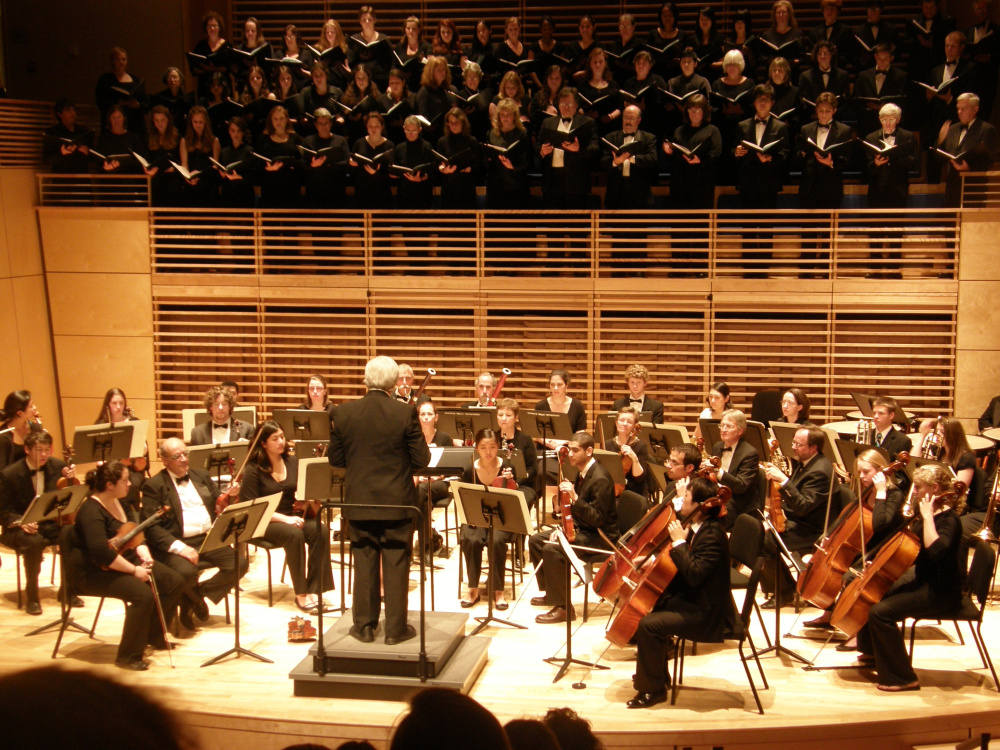 The Bowdoin Chorus performed Thursday with the Mozart Mentors Orchestra and a slate of able vocal soloists, and was conducted by Anthony Antolini.