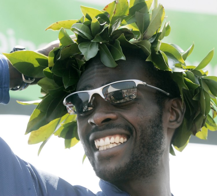 Duncan Kibet of Kenya needed a sprint to the finish line to hold off Luminita Talpos and win the 2007 race by just six-tenths of a second.